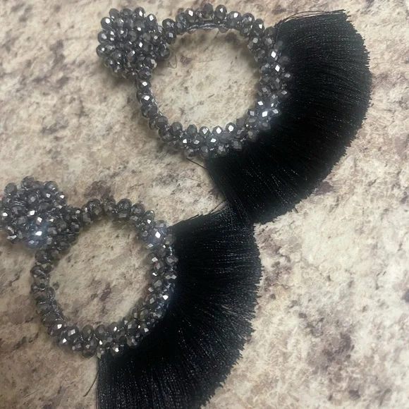 Boho shiny black tassel earrings - Picture 2 of 2